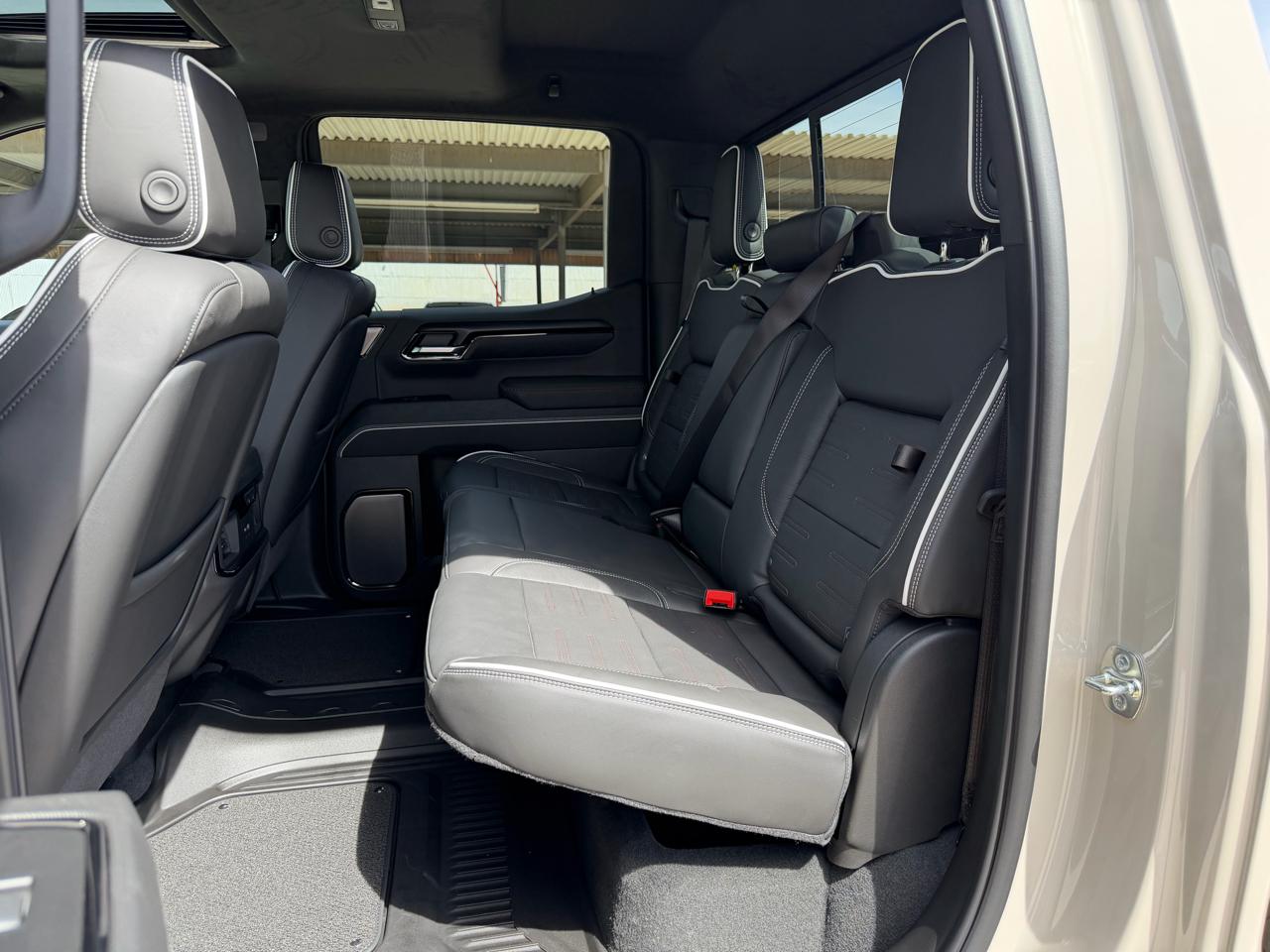 GMC Sierra 1500 4WD Crew Cab 147" AT4X 2026