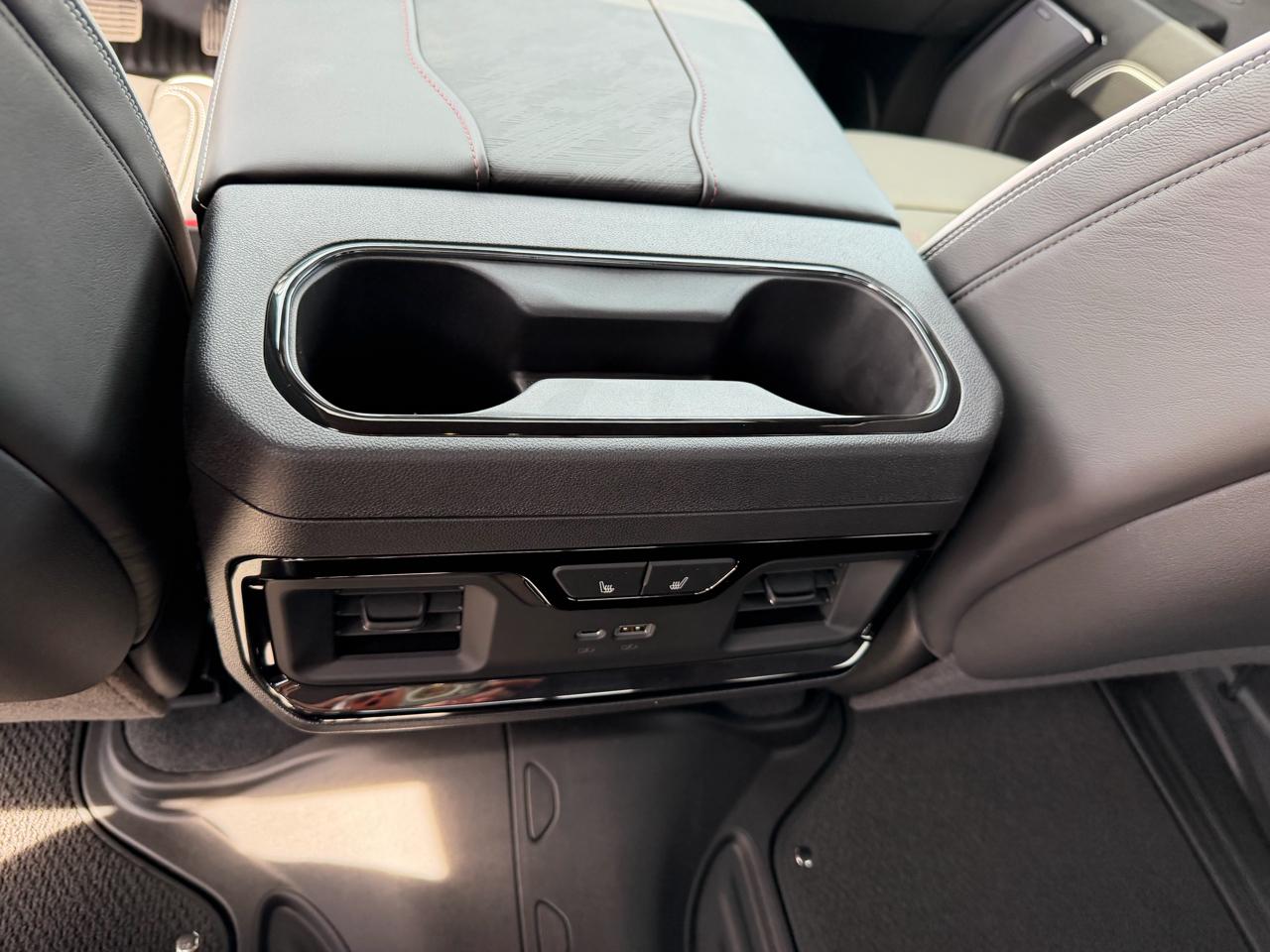 GMC Sierra 1500 4WD Crew Cab 147" AT4X 2026