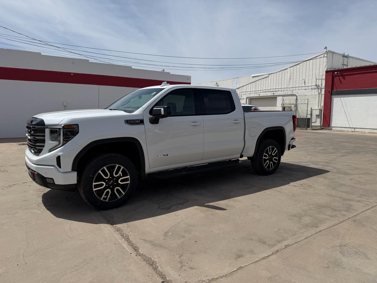 GMC Sierra 1500 4WD Crew Cab 147" AT4 2026