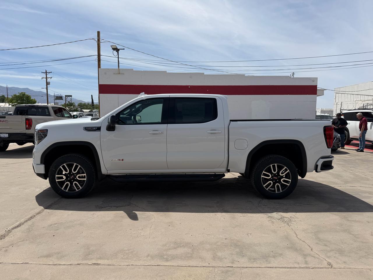 GMC Sierra 1500 4WD Crew Cab 147" AT4 2026