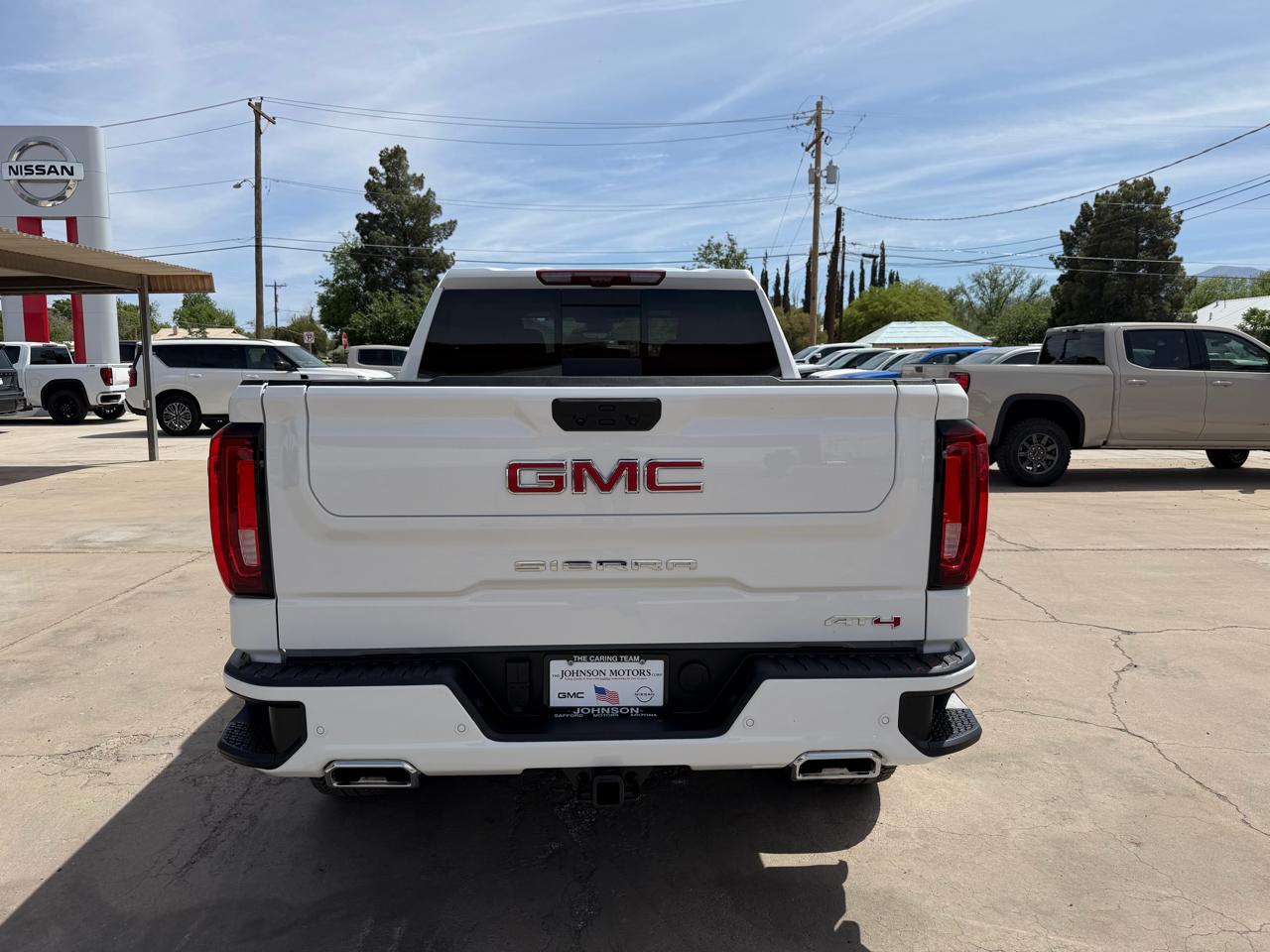 GMC Sierra 1500 4WD Crew Cab 147" AT4 2026