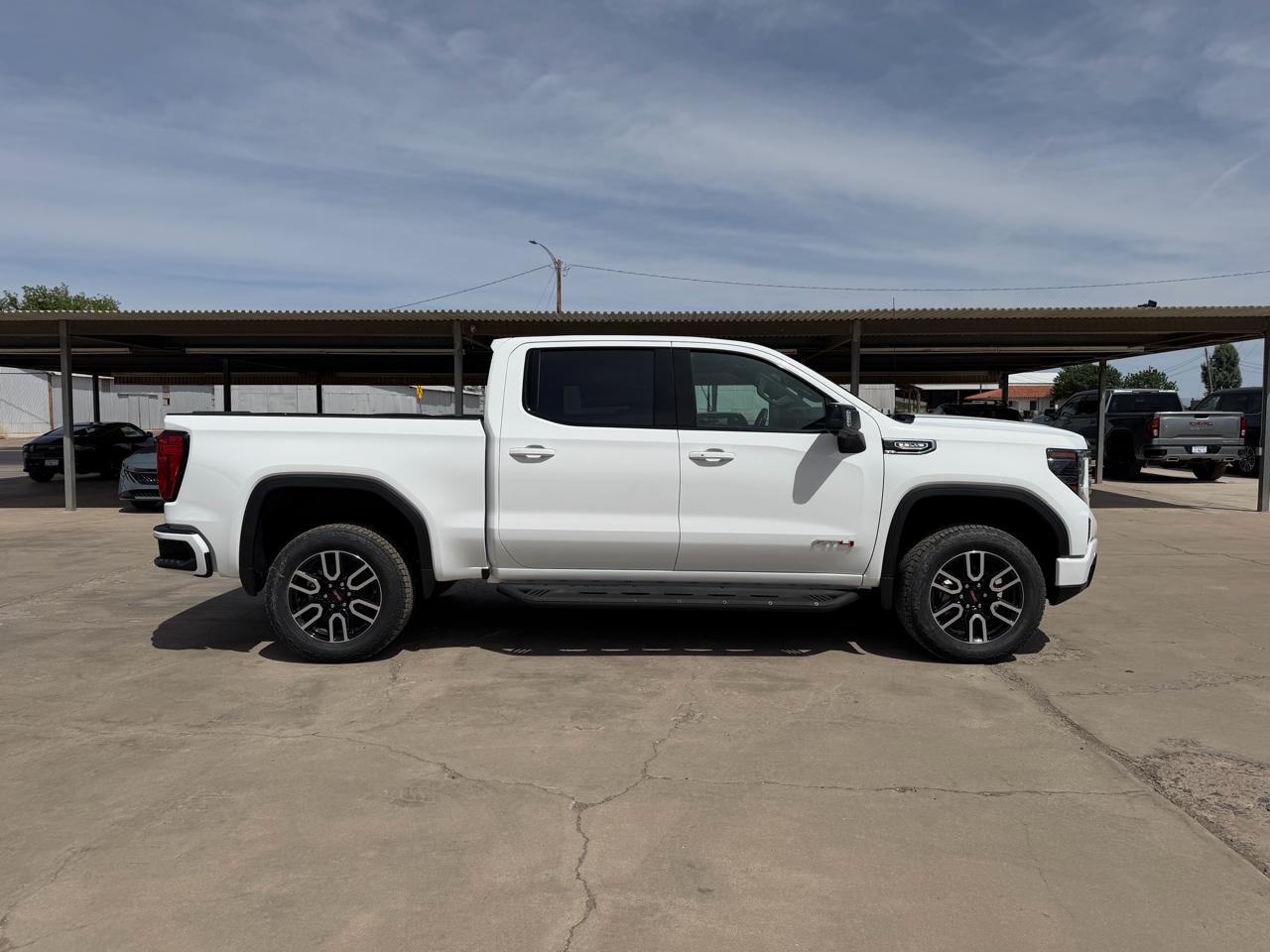 GMC Sierra 1500 4WD Crew Cab 147" AT4 2026