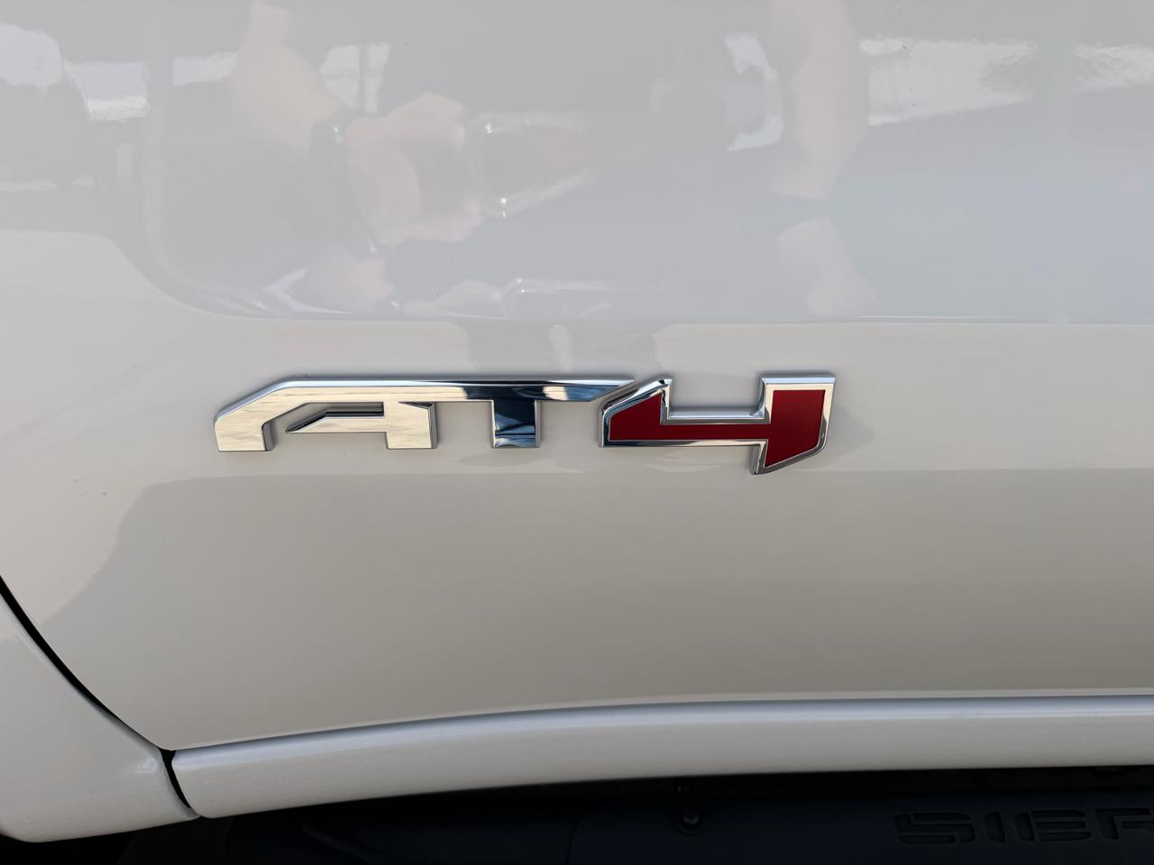 GMC Sierra 1500 4WD Crew Cab 147" AT4 2026