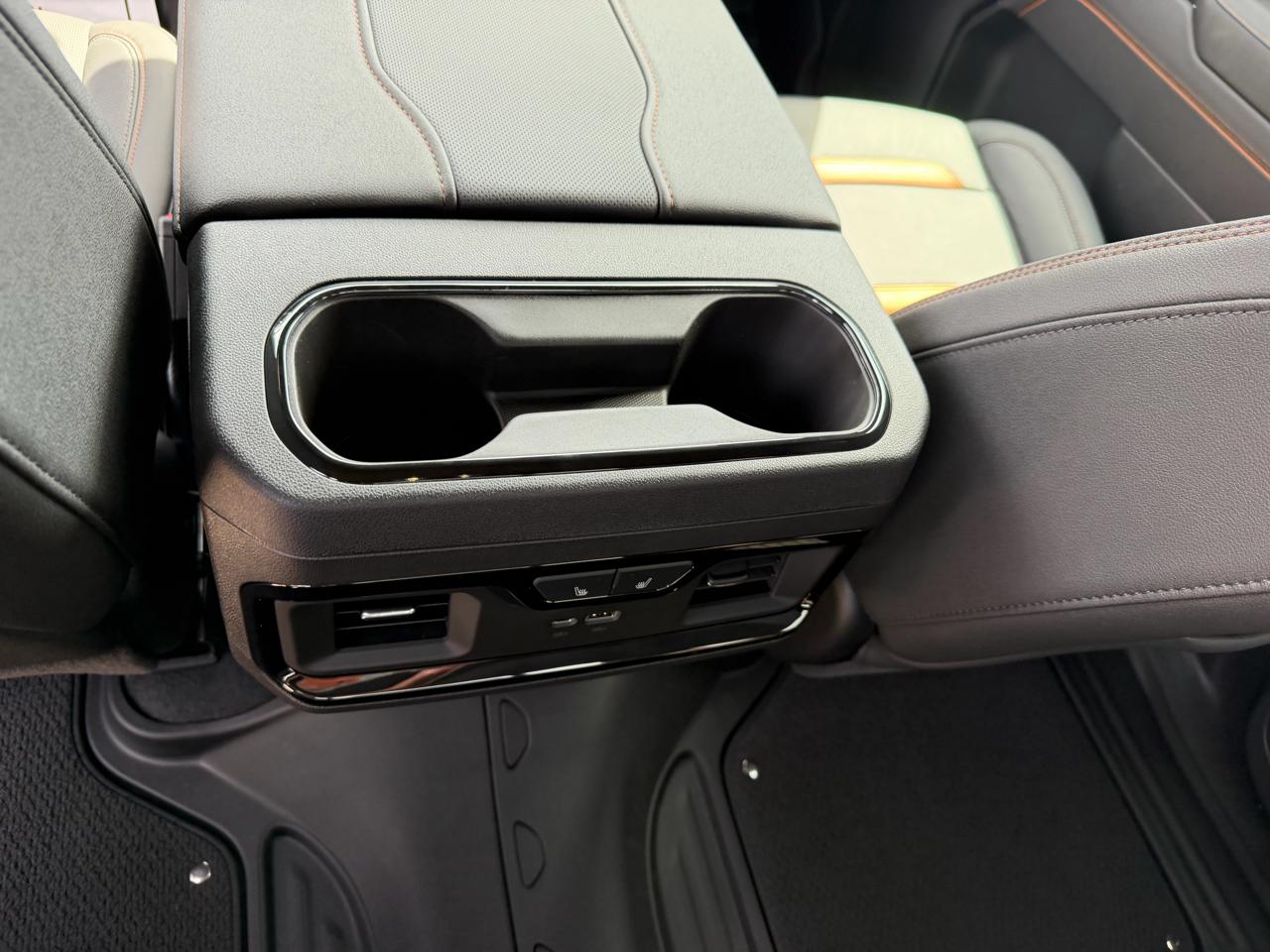 GMC Sierra 1500 4WD Crew Cab 147" AT4 2026