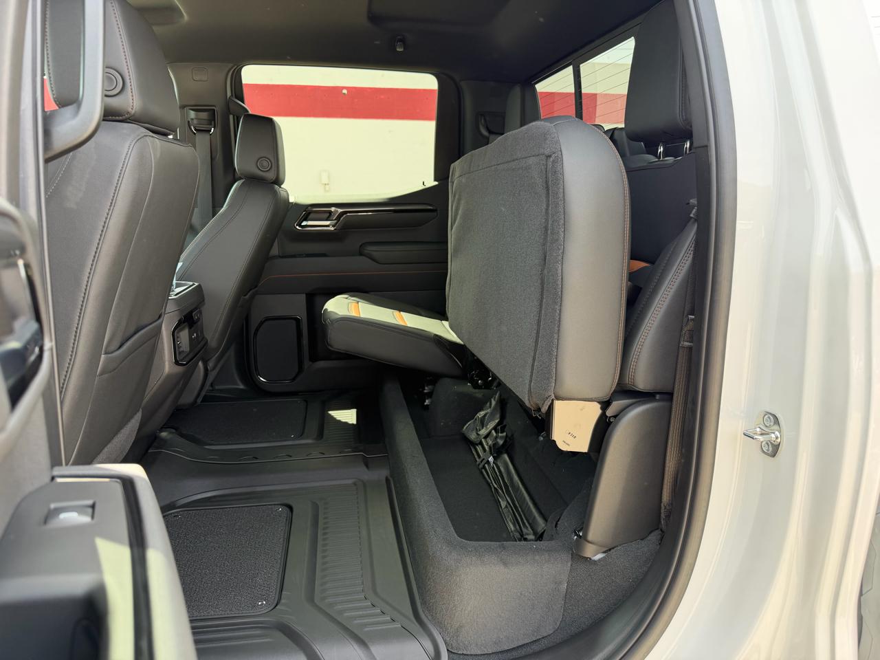 GMC Sierra 1500 4WD Crew Cab 147" AT4 2026