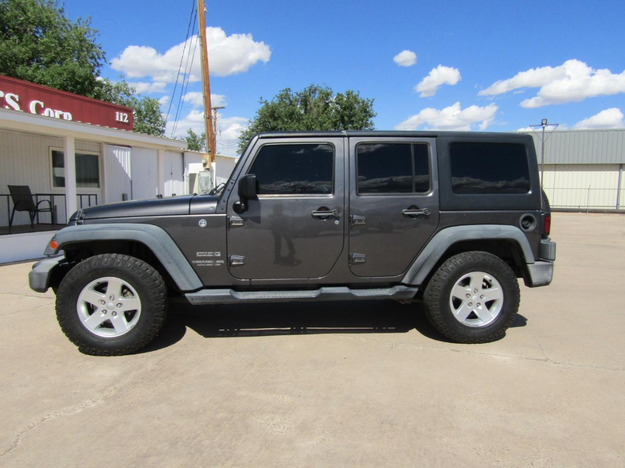 Jeep Wrangler Unlimited 4WD 4dr Sport 2016