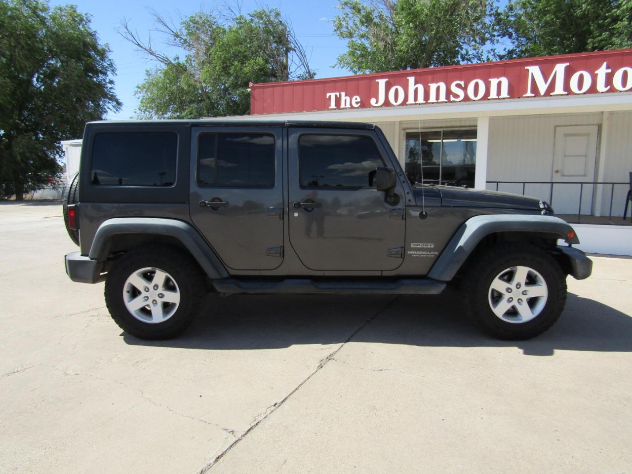 Jeep Wrangler Unlimited 4WD 4dr Sport 2016