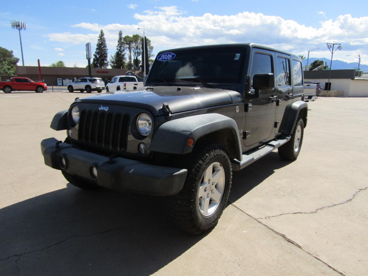 Jeep Wrangler Unlimited 4WD 4dr Sport 2016