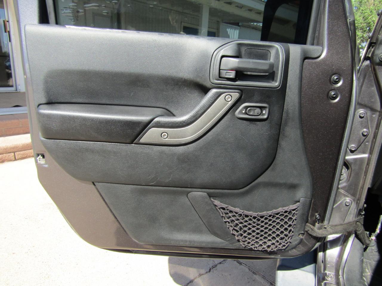 Jeep Wrangler Unlimited 4WD 4dr Sport 2016
