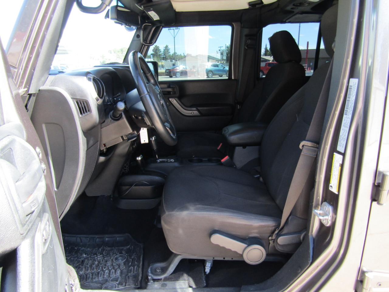 Jeep Wrangler Unlimited 4WD 4dr Sport 2016