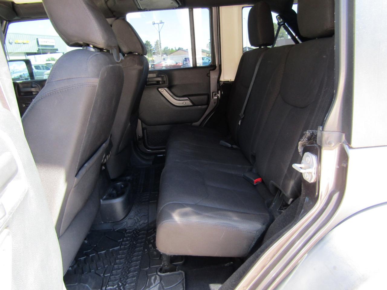 Jeep Wrangler Unlimited 4WD 4dr Sport 2016