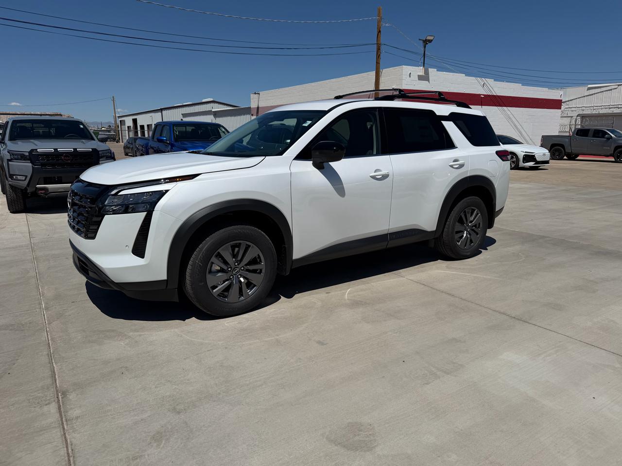 Nissan Pathfinder SV 2WD 2026