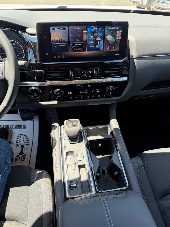 Nissan Pathfinder SV 2WD 2026