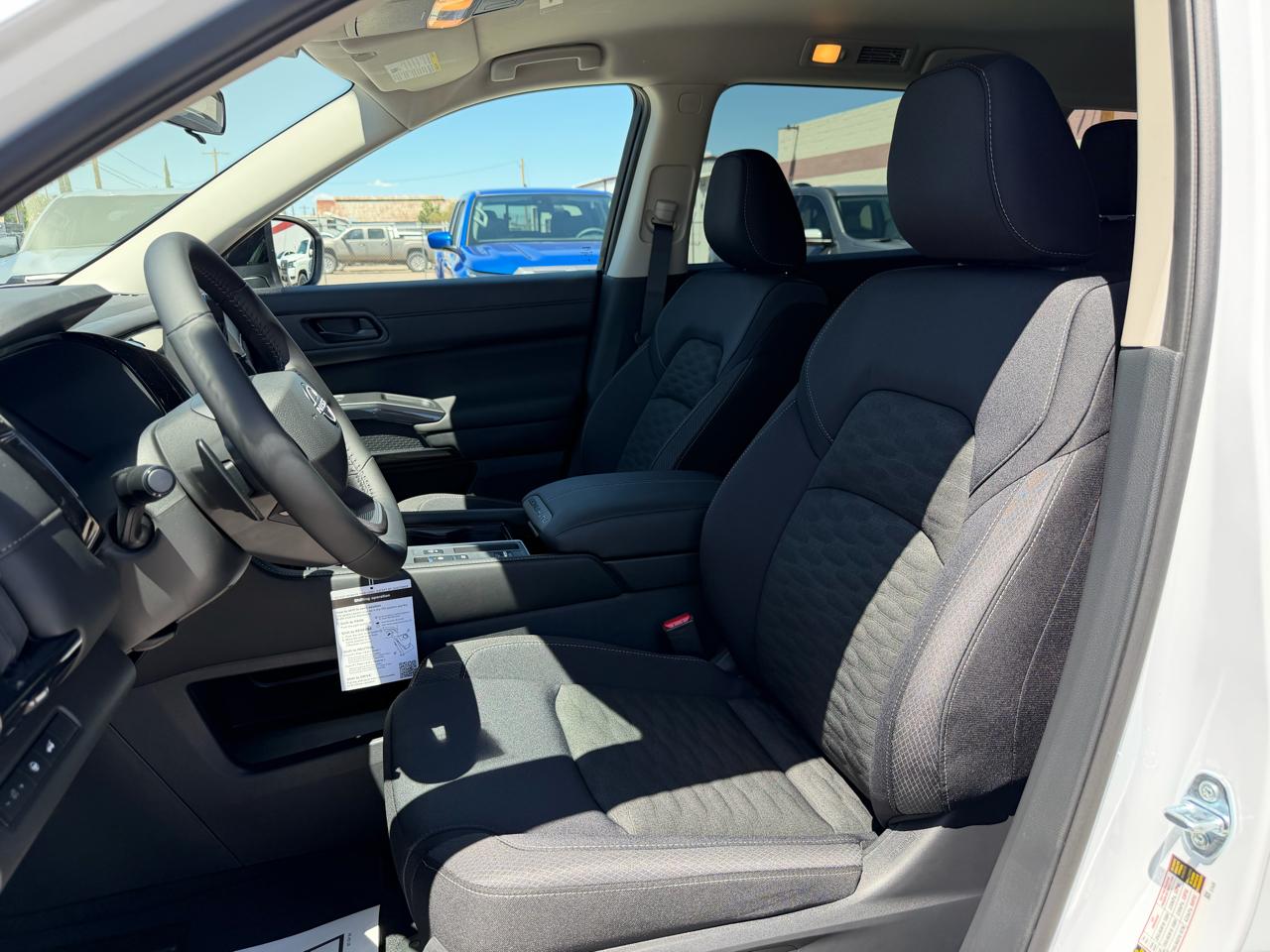 Nissan Pathfinder SV 2WD 2026