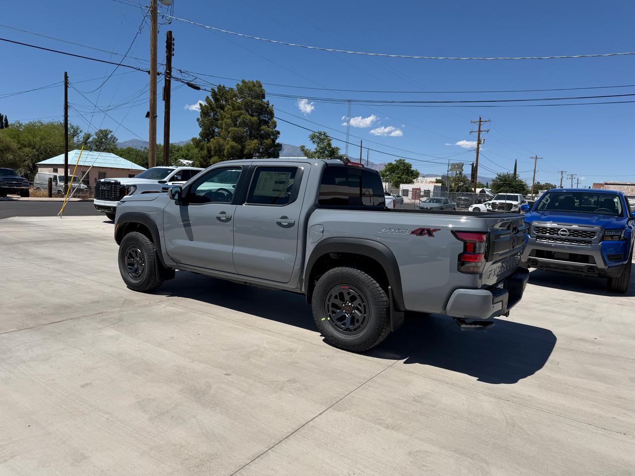 Nissan Frontier Crew Cab 4x4 PRO-4X 2026