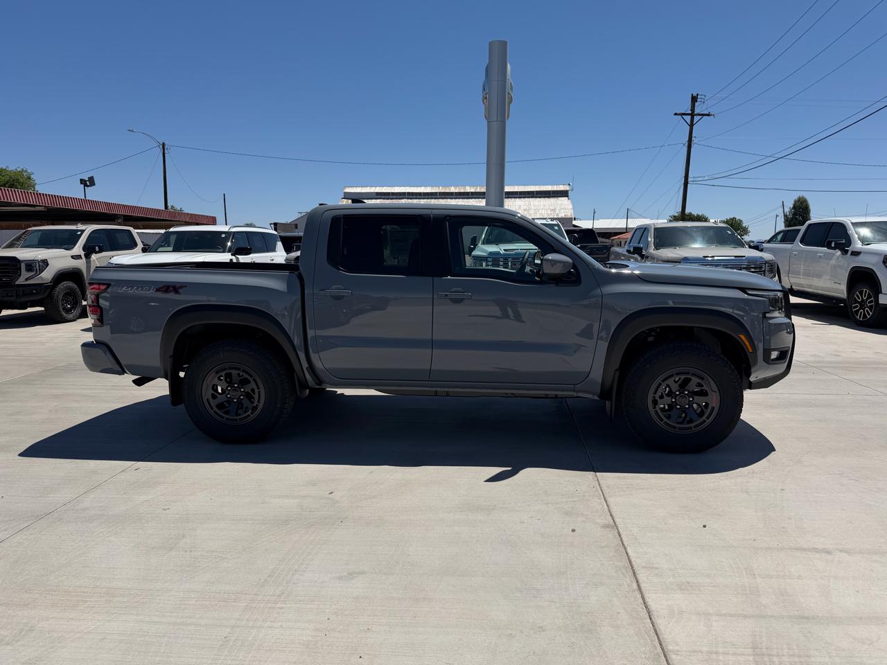 Nissan Frontier Crew Cab 4x4 PRO-4X 2026