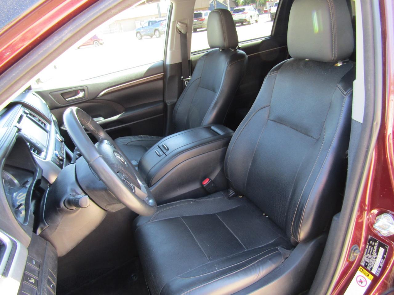 Toyota Highlander AWD 4dr V6 Limited (Natl) 2016