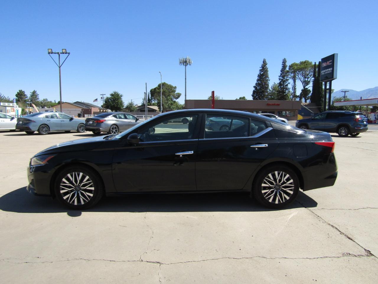 Nissan Altima 2.5 SV Sedan 2024