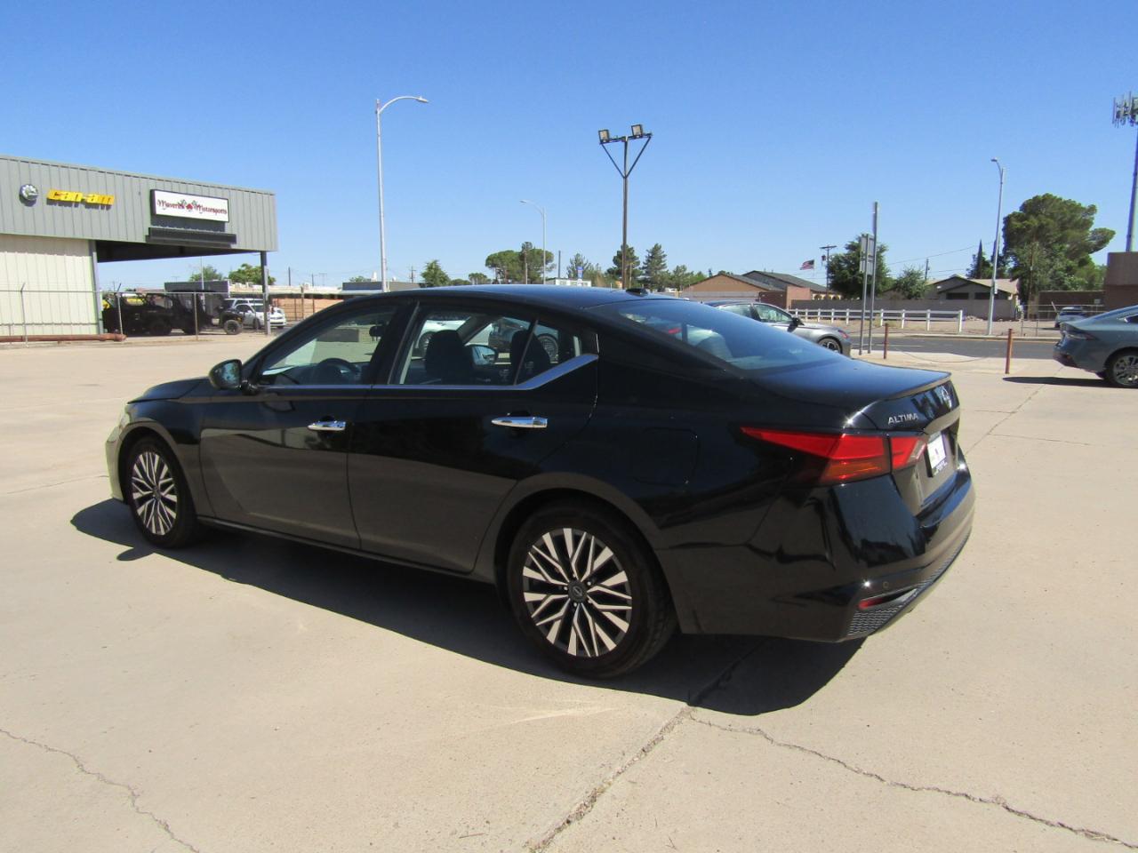 Nissan Altima 2.5 SV Sedan 2024