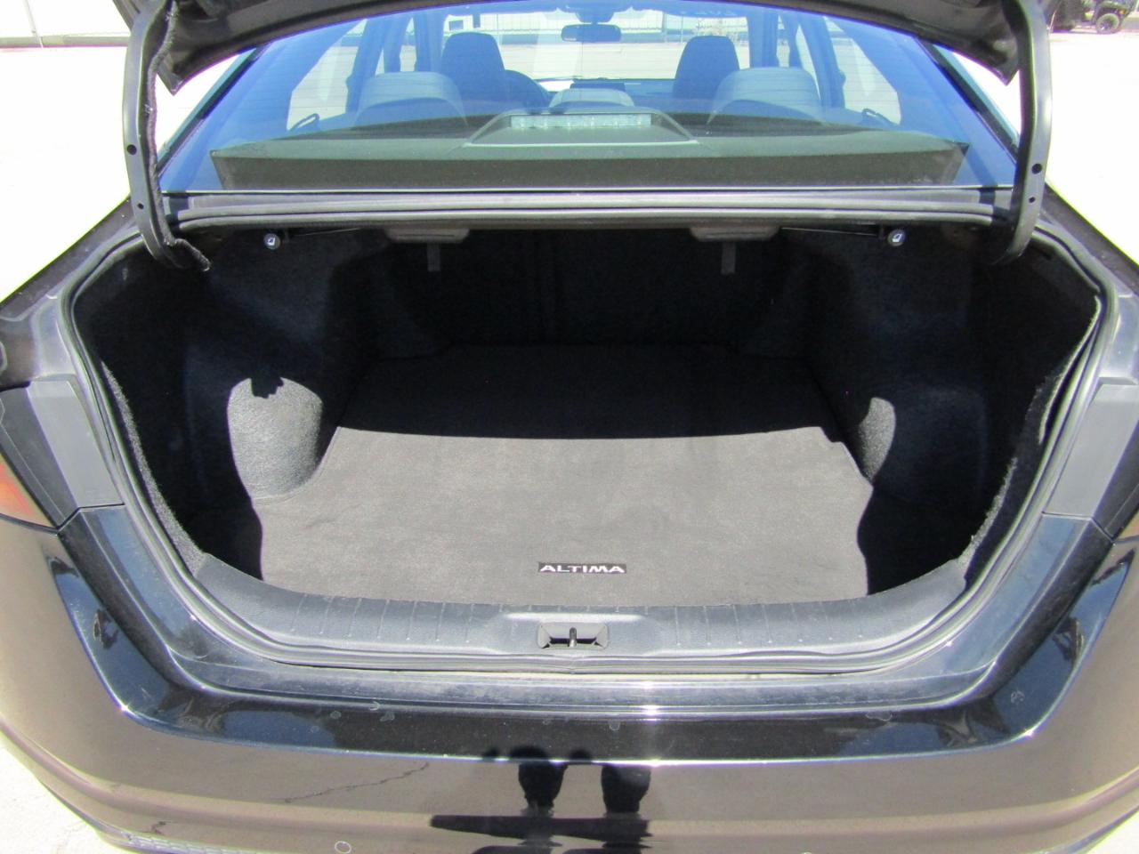 Nissan Altima 2.5 SV Sedan 2024