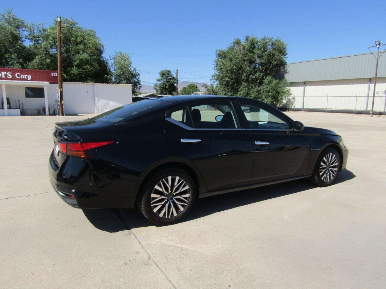 Nissan Altima 2.5 SV Sedan 2024