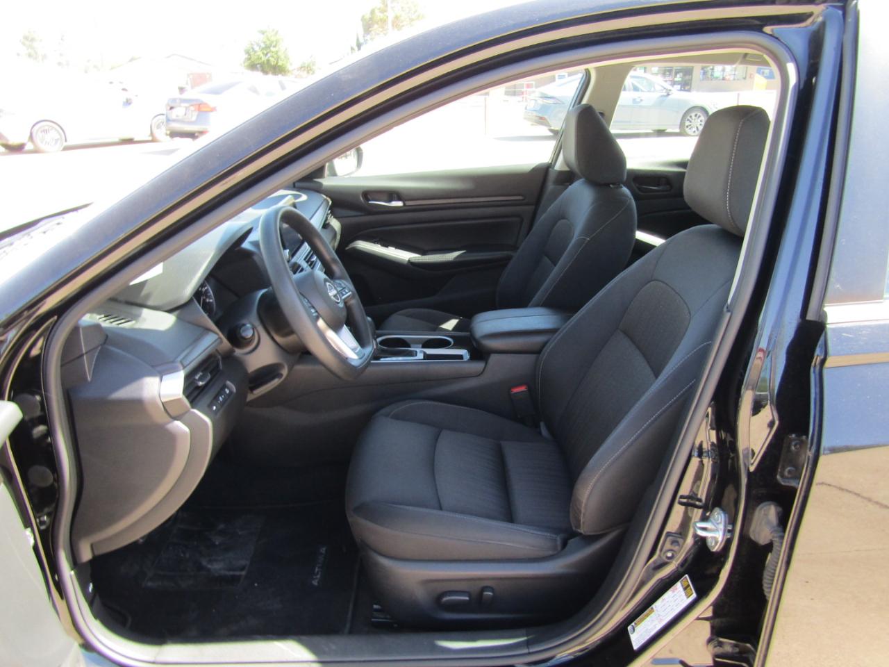 Nissan Altima 2.5 SV Sedan 2024
