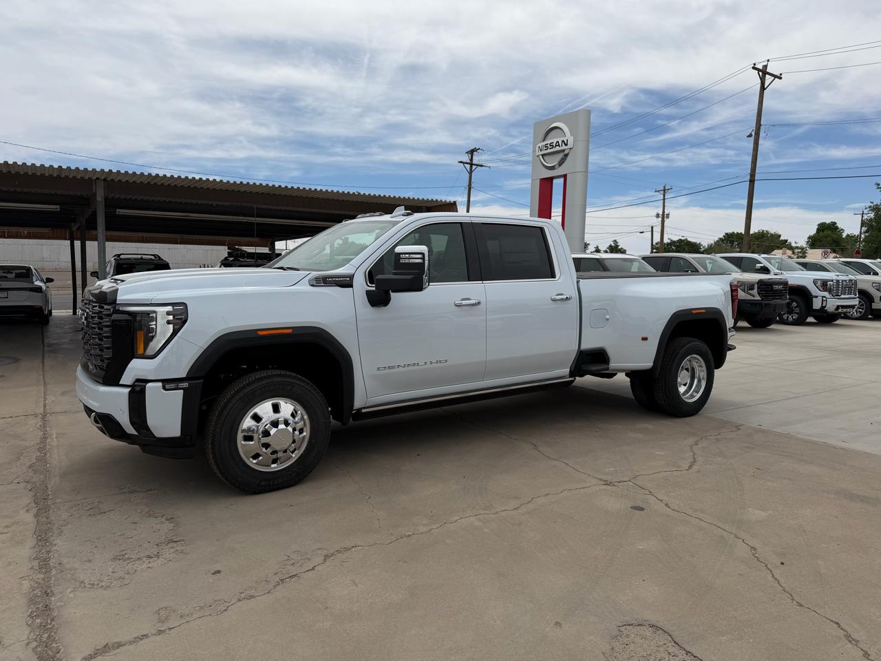 GMC Sierra 3500HD 4WD Crew Cab 172" Denali Ultimate 2026