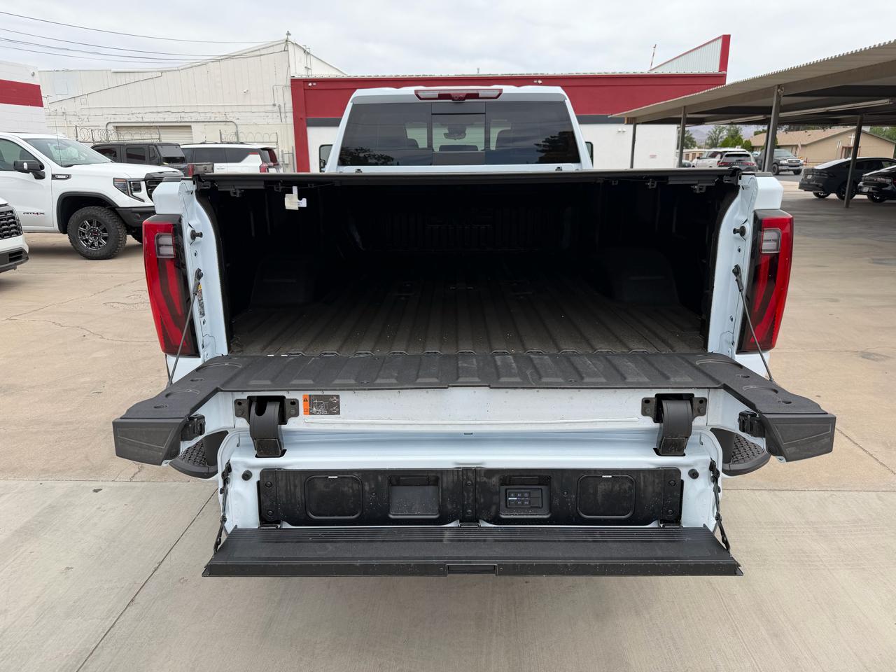 GMC Sierra 3500HD 4WD Crew Cab 172" Denali Ultimate 2026