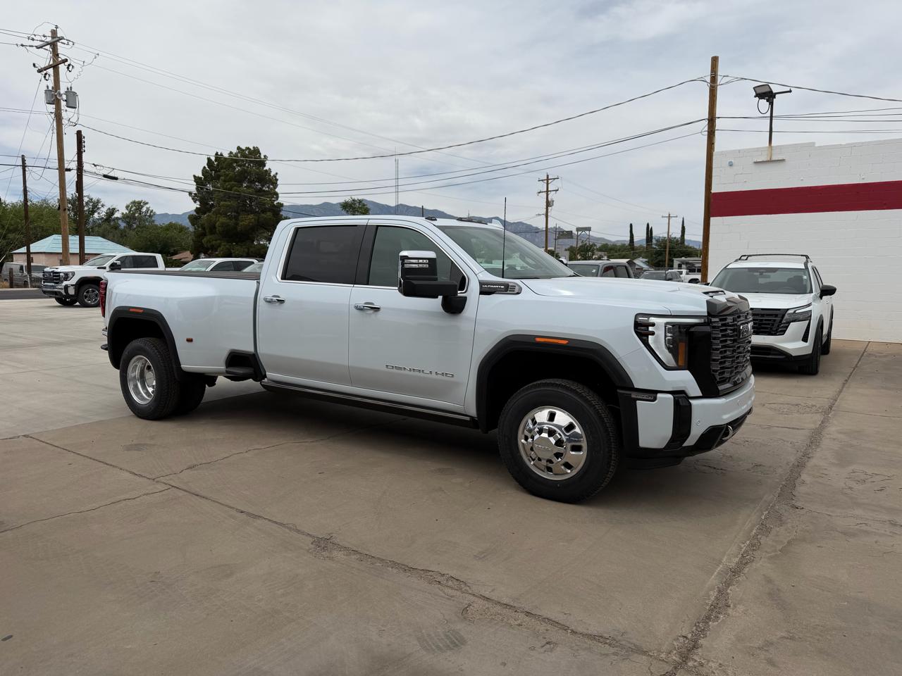 GMC Sierra 3500HD 4WD Crew Cab 172" Denali Ultimate 2026