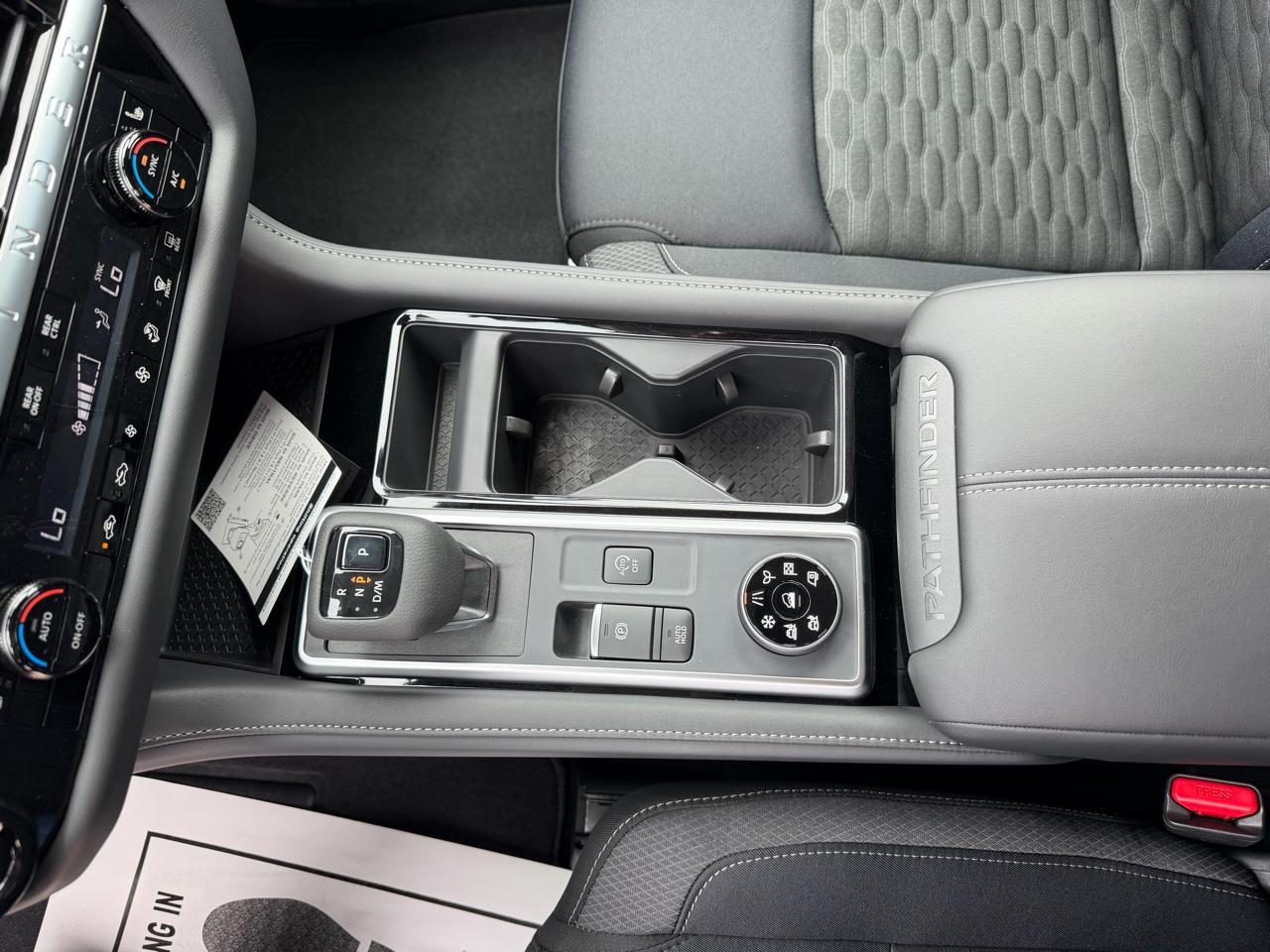 Nissan Pathfinder SV 4WD 2026