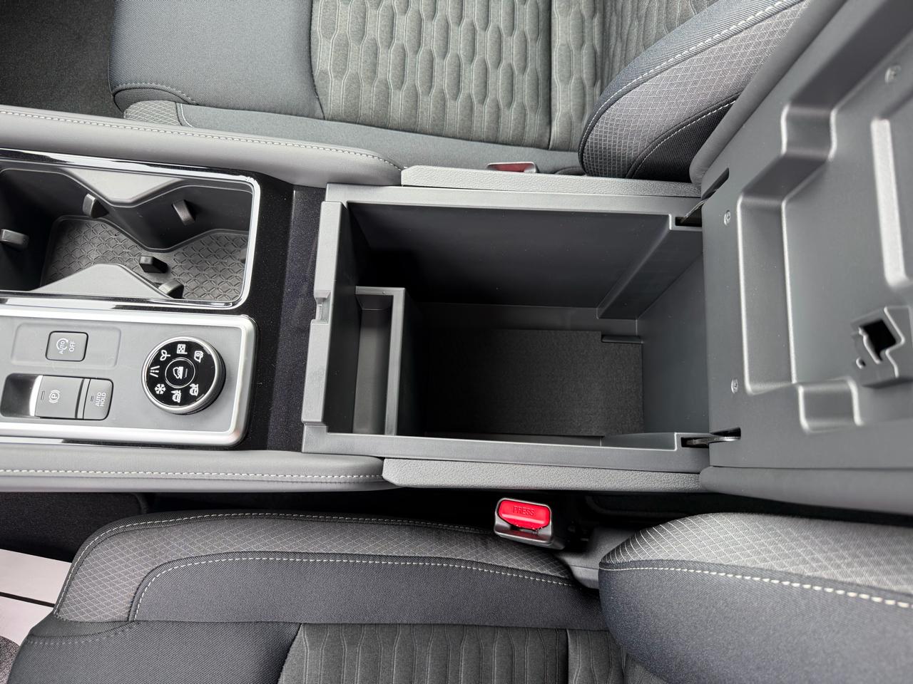 Nissan Pathfinder SV 4WD 2026