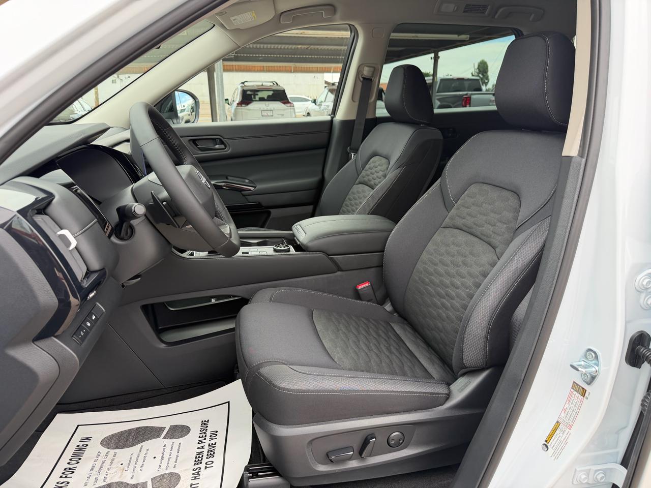 Nissan Pathfinder SV 4WD 2026