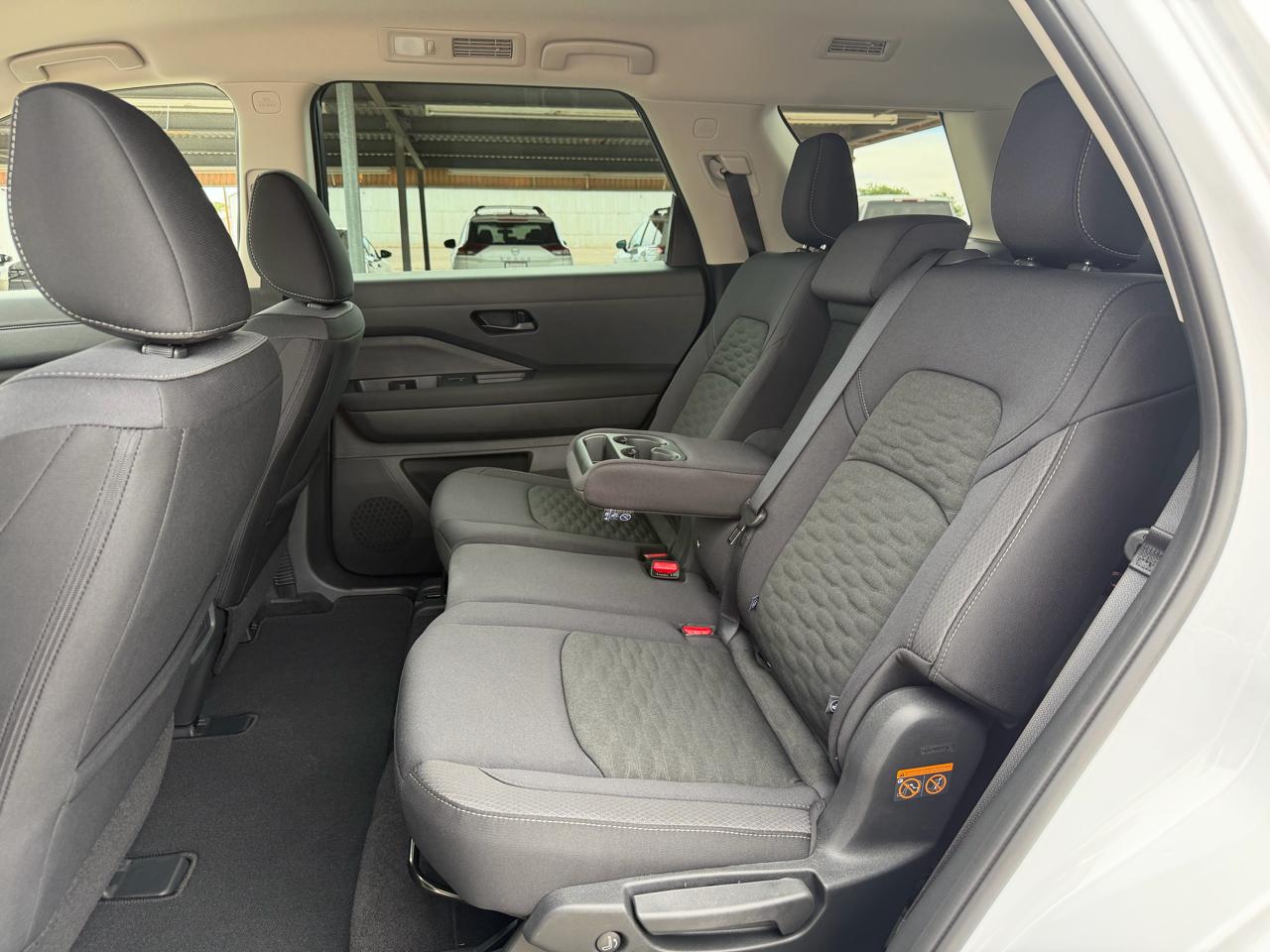 Nissan Pathfinder SV 4WD 2026