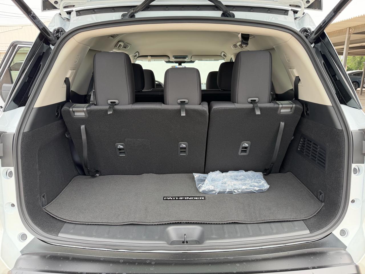 Nissan Pathfinder SV 4WD 2026