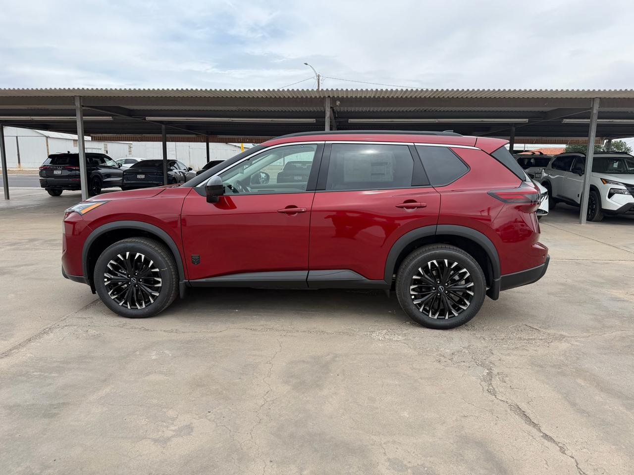 Nissan Rogue 2026.5 FWD Dark Armor 2026