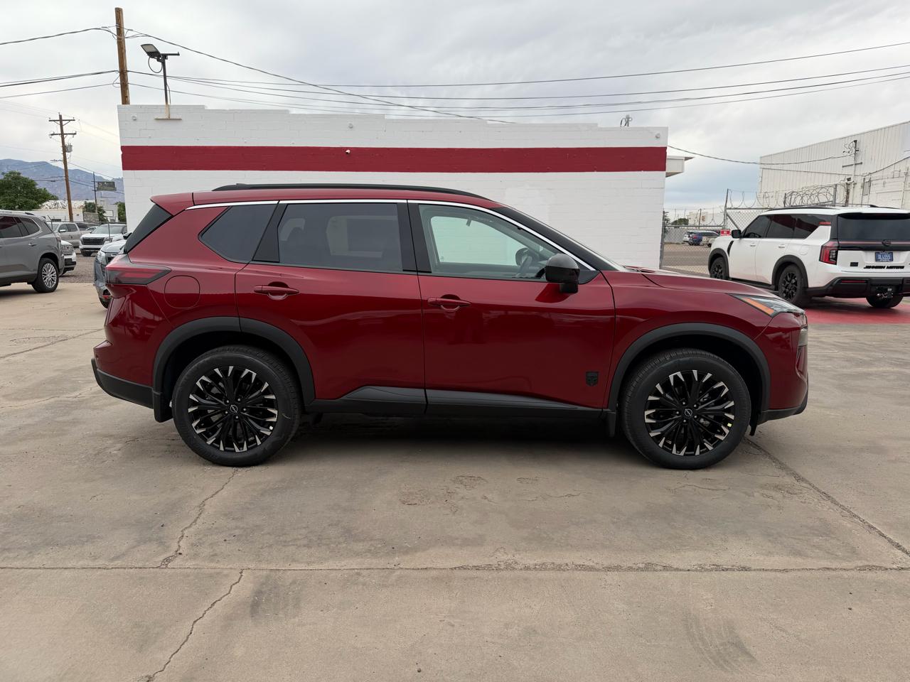 Nissan Rogue 2026.5 FWD Dark Armor 2026