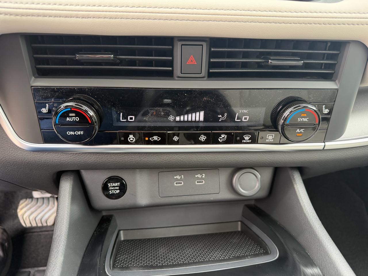 Nissan Rogue 2026.5 FWD Dark Armor 2026