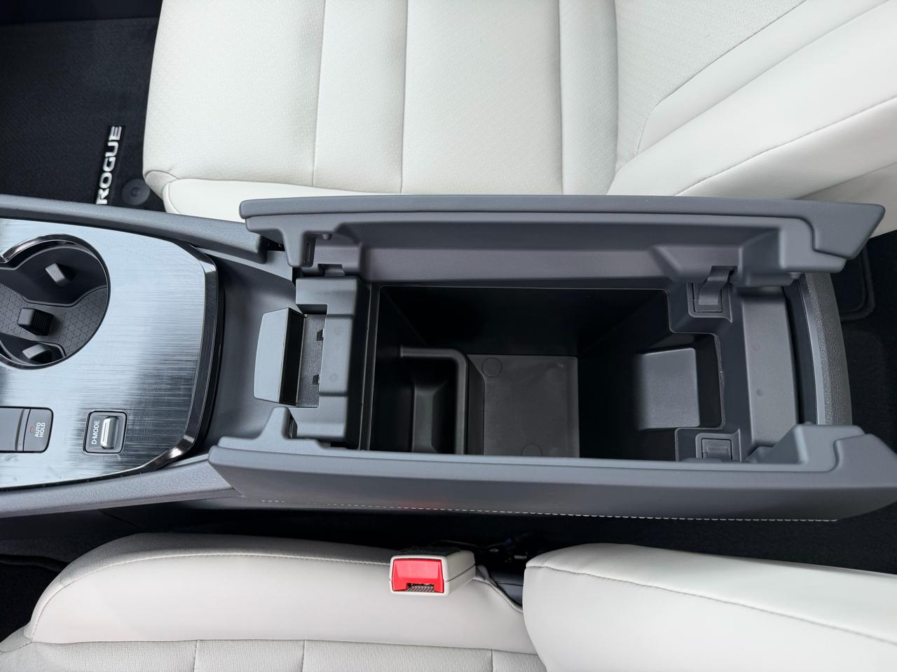 Nissan Rogue 2026.5 FWD Dark Armor 2026
