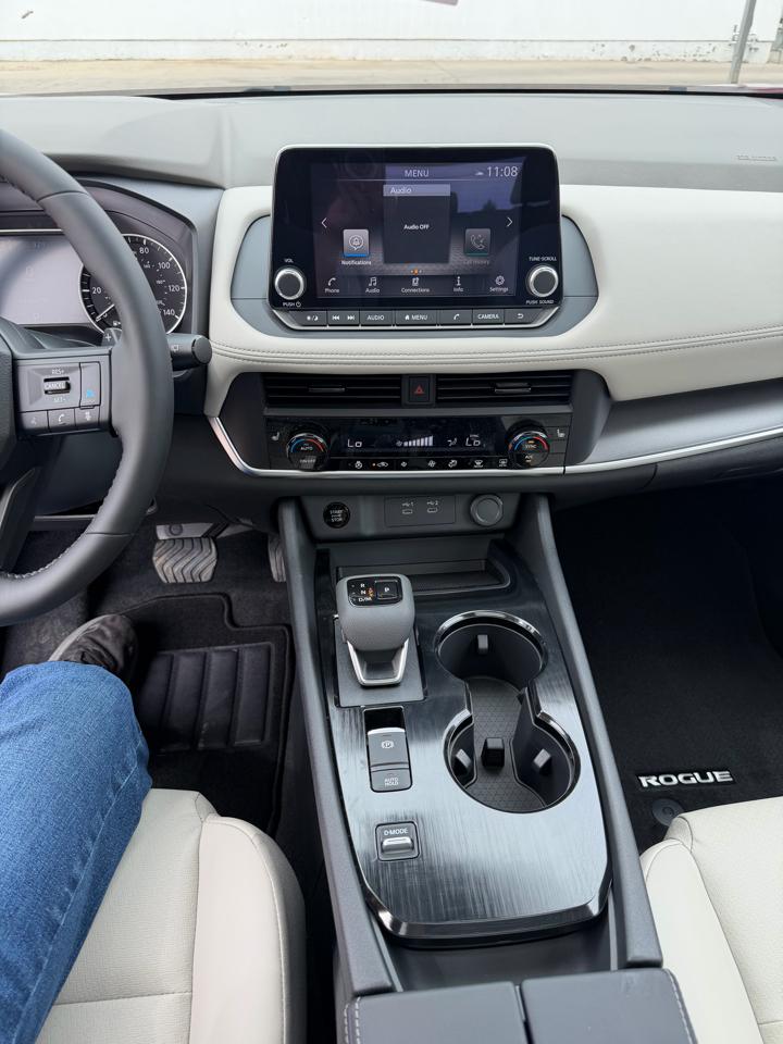 Nissan Rogue 2026.5 FWD Dark Armor 2026