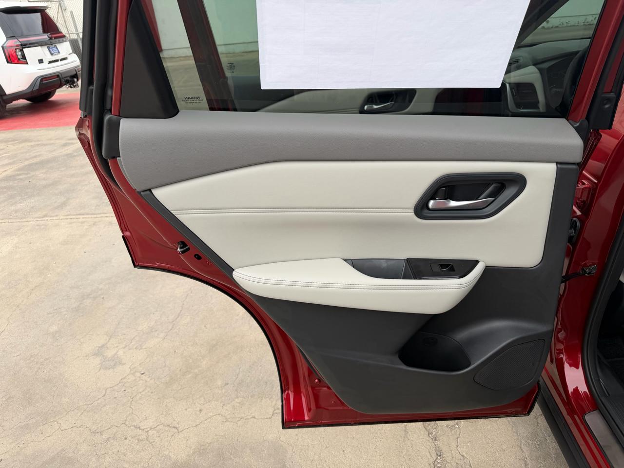 Nissan Rogue 2026.5 FWD Dark Armor 2026