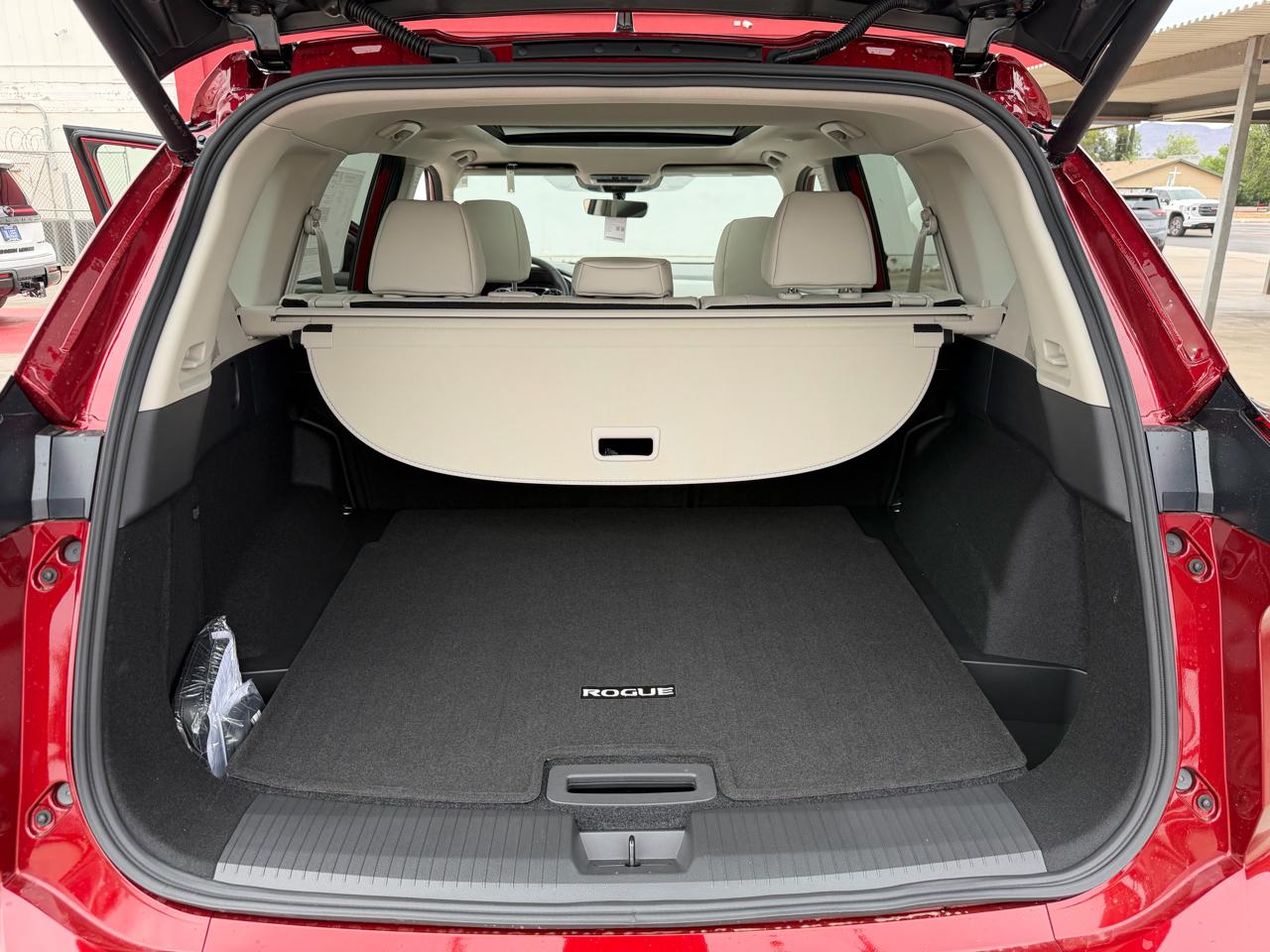 Nissan Rogue 2026.5 FWD Dark Armor 2026