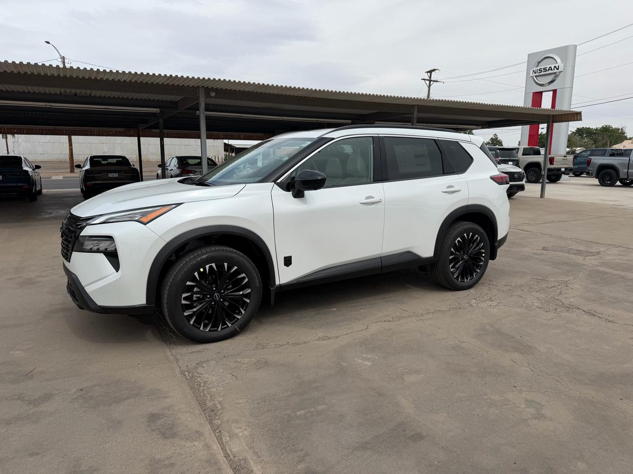 Nissan Rogue 2026.5 FWD Dark Armor 2026