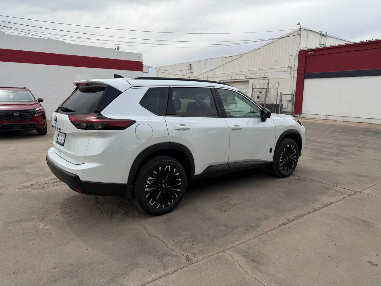 Nissan Rogue 2026.5 FWD Dark Armor 2026