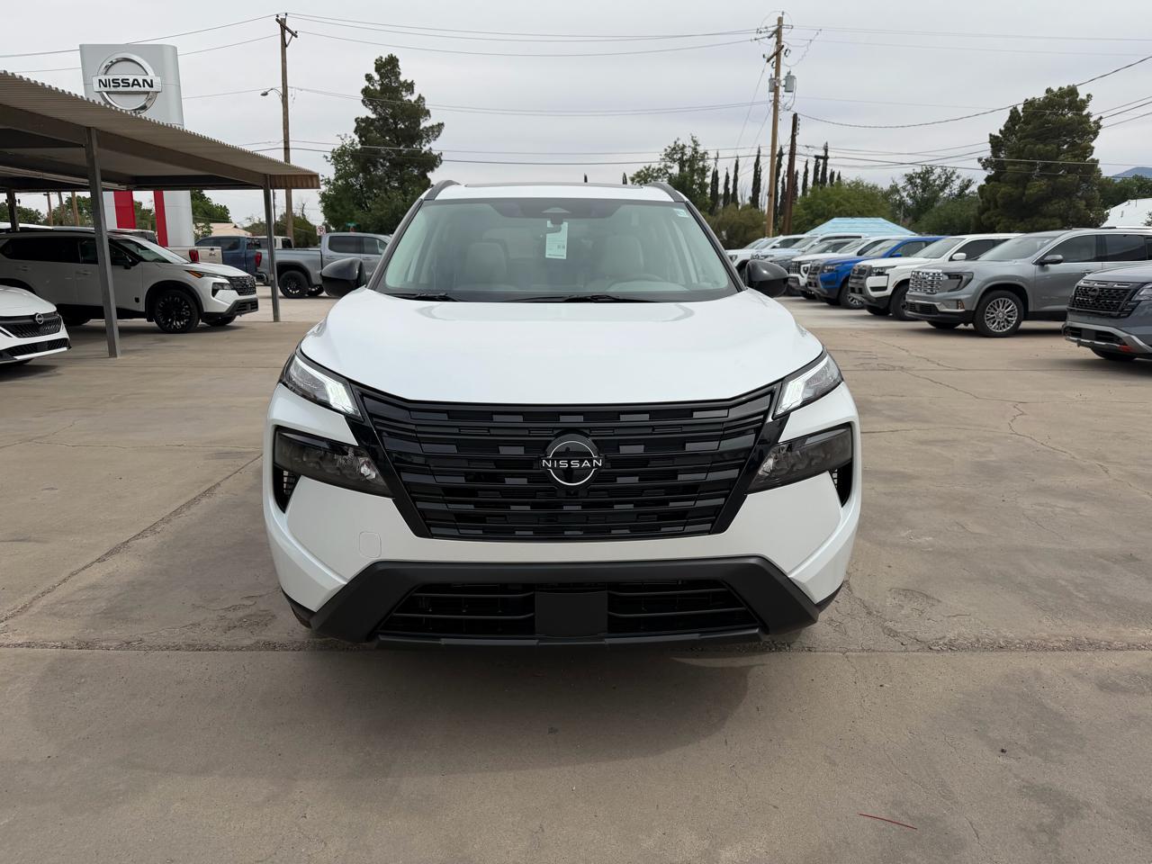 Nissan Rogue 2026.5 FWD Dark Armor 2026