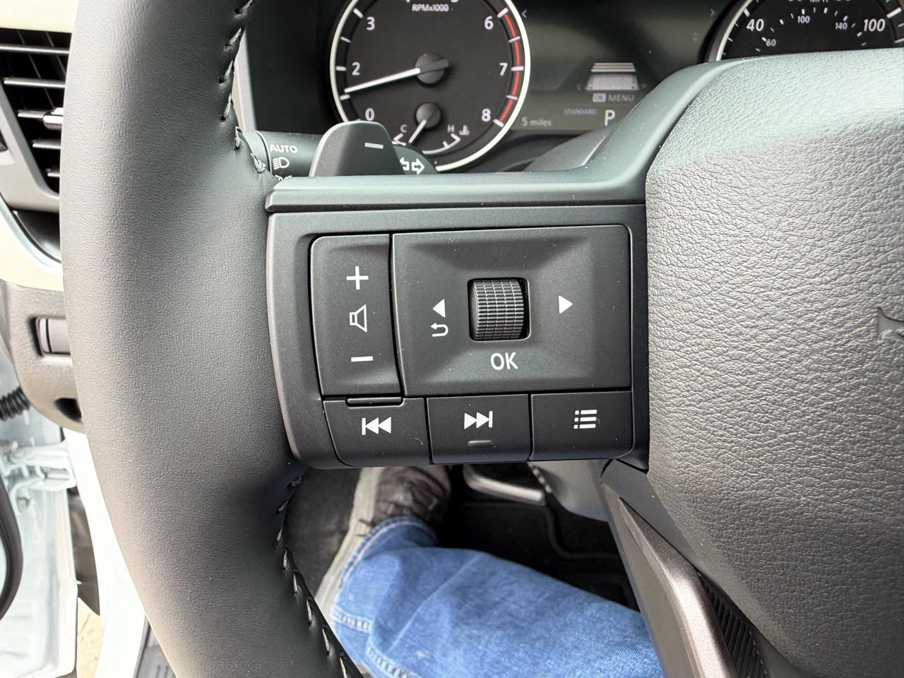 Nissan Rogue 2026.5 FWD Dark Armor 2026