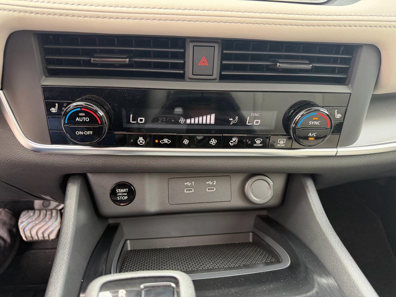 Nissan Rogue 2026.5 FWD Dark Armor 2026