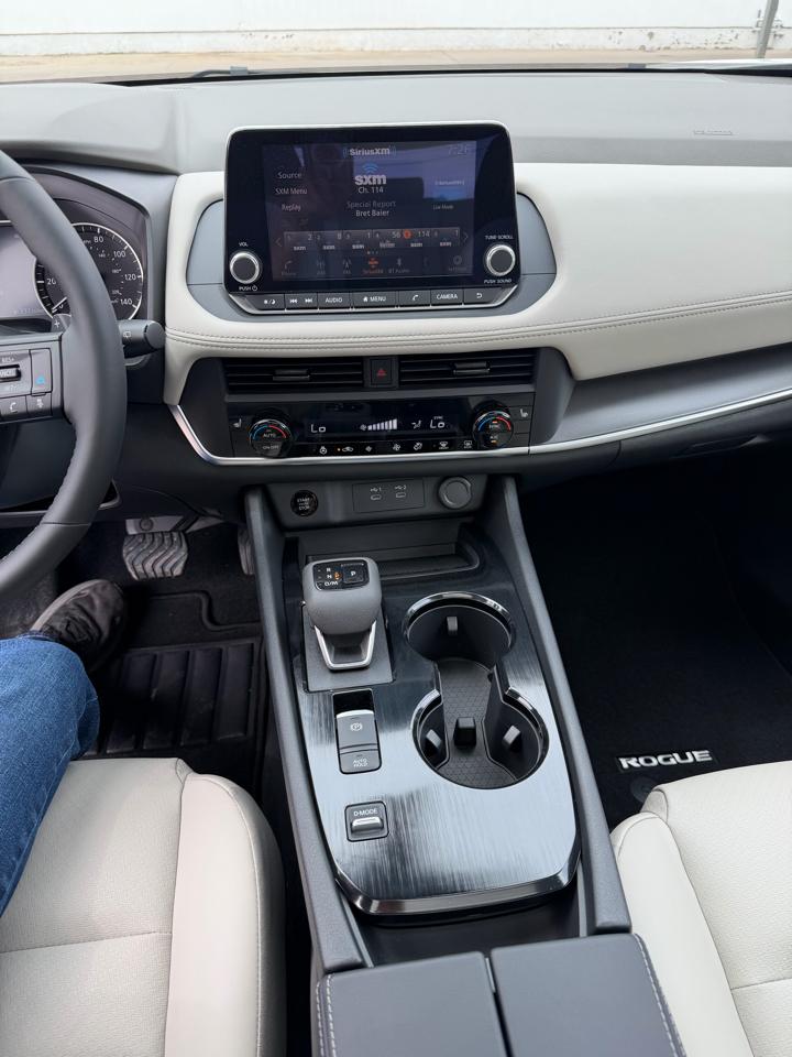 Nissan Rogue 2026.5 FWD Dark Armor 2026