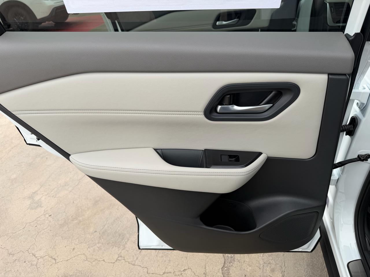Nissan Rogue 2026.5 FWD Dark Armor 2026