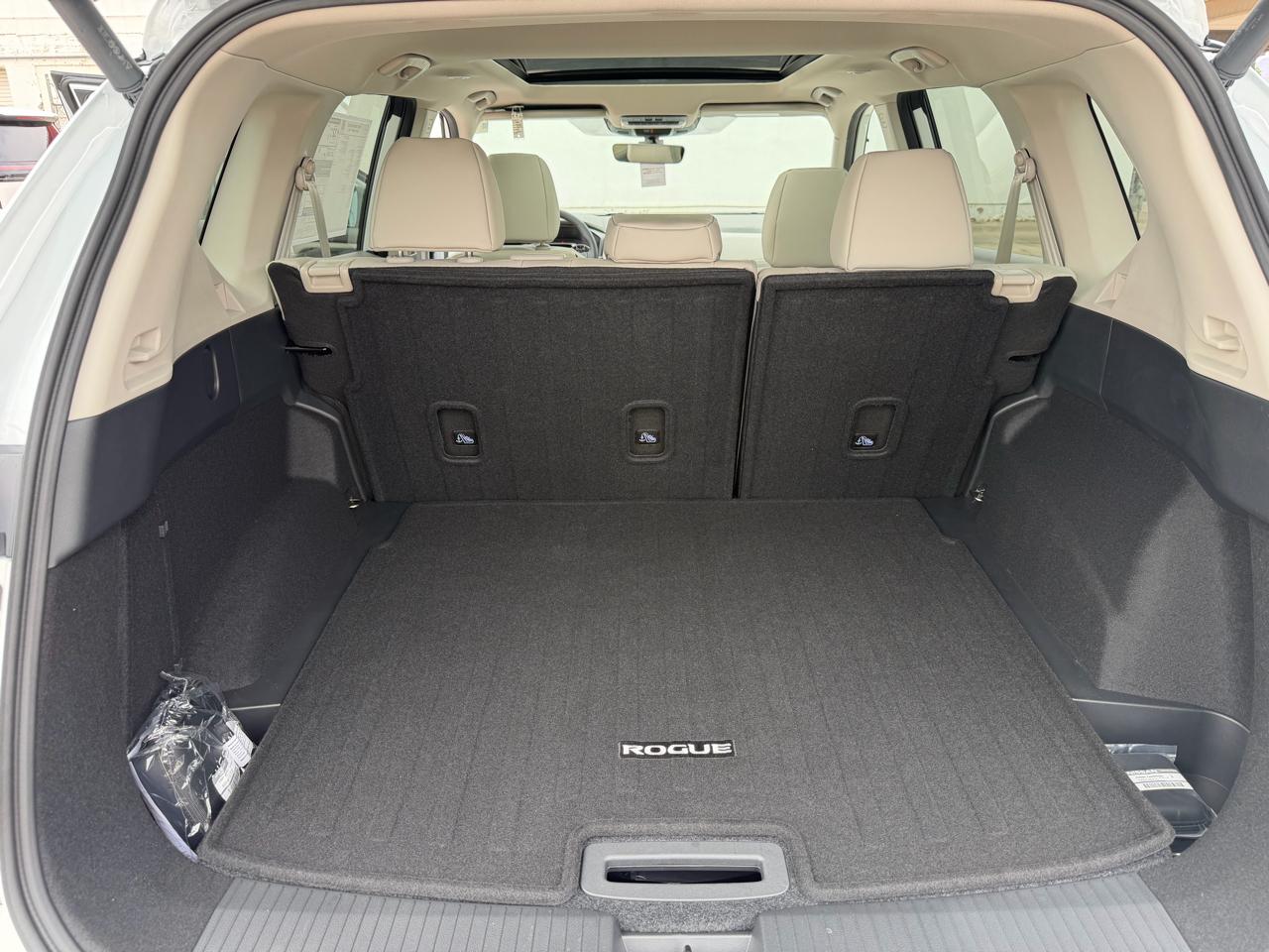 Nissan Rogue 2026.5 FWD Dark Armor 2026