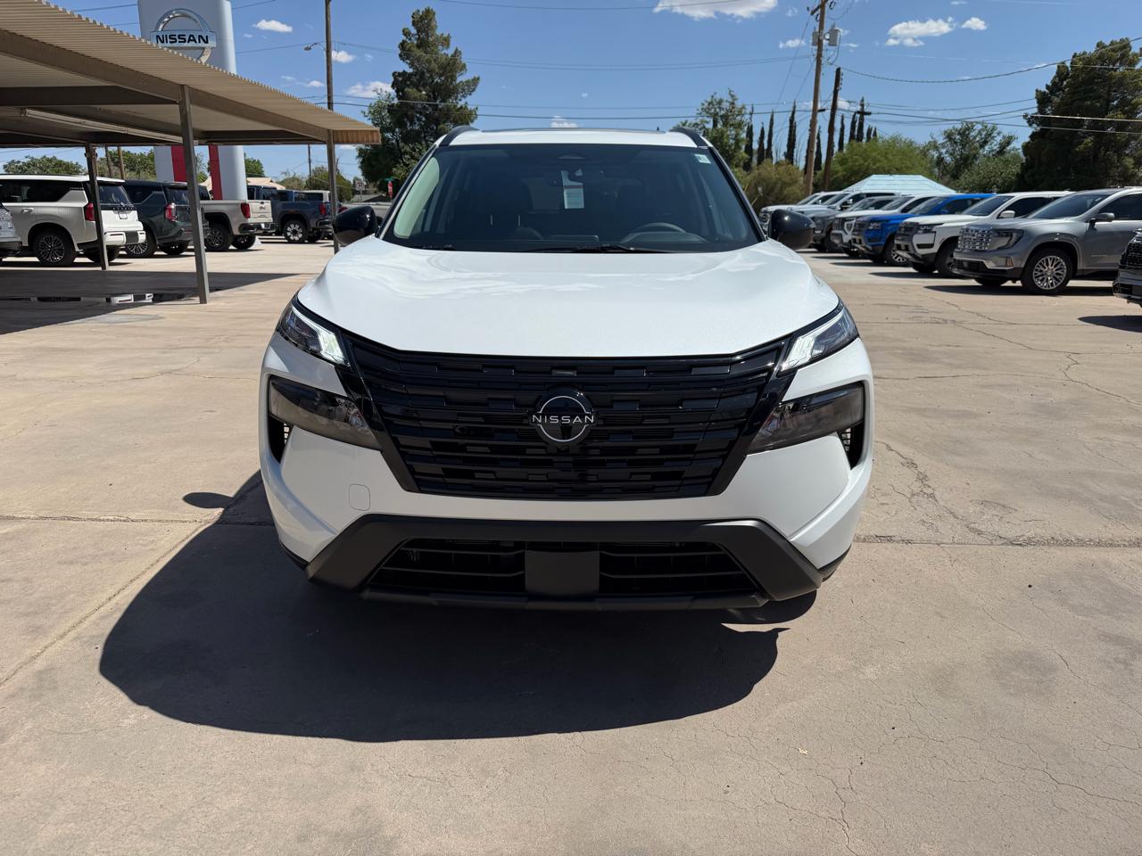 Nissan Rogue 2026.5 FWD Dark Armor 2026
